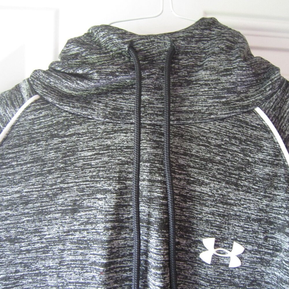 Under Armour Black/Gray Heathered Lightweight Hoodie with drawstring Size XS